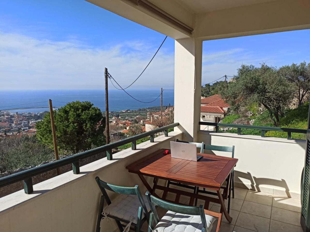 הוילה קיפריסיה Kiparissia Castle & Sea View מראה חיצוני תמונה