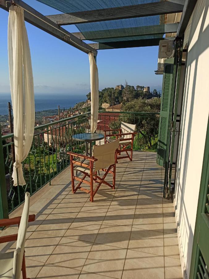 הוילה קיפריסיה Kiparissia Castle & Sea View מראה חיצוני תמונה